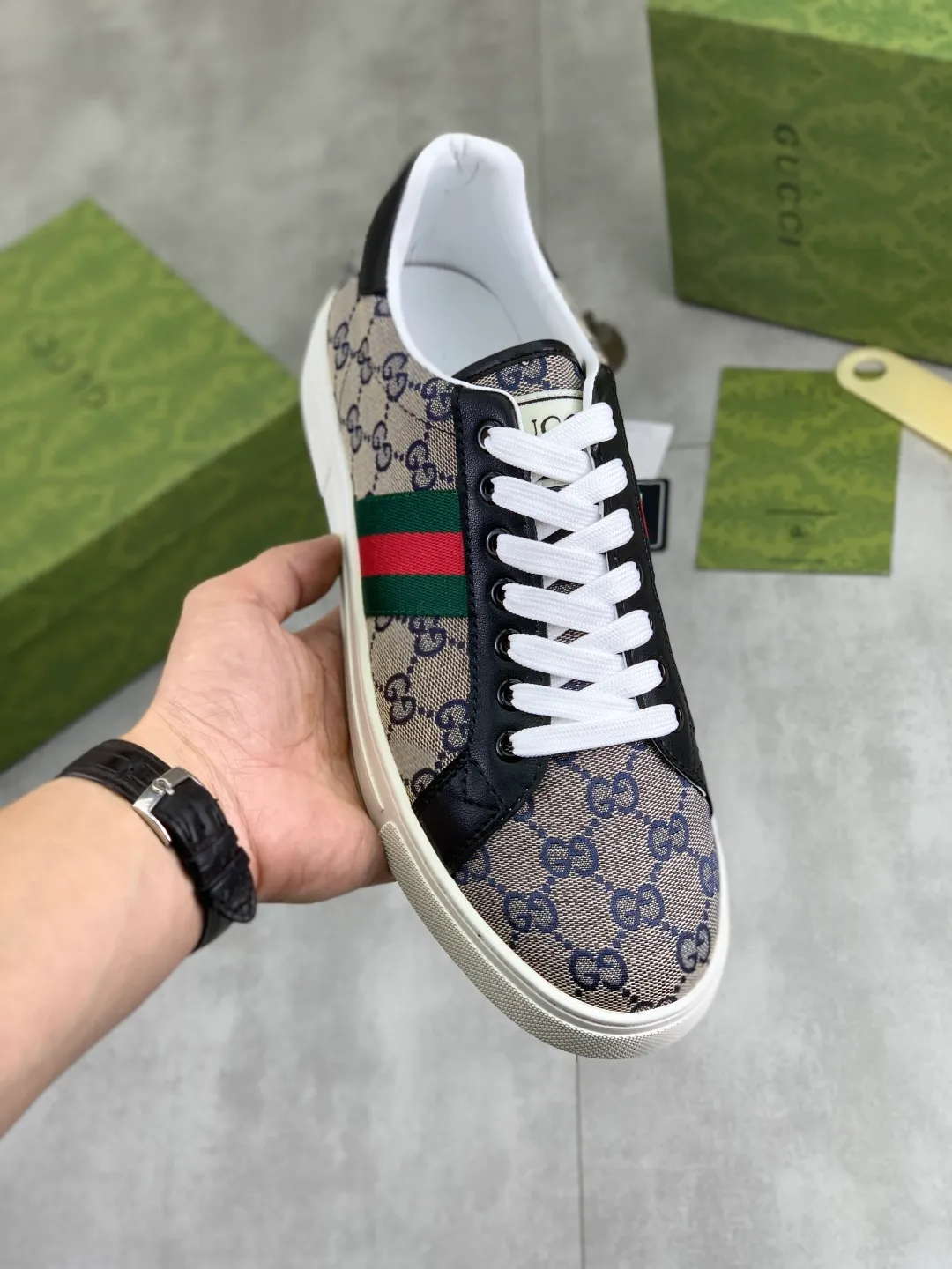 Men's men's shoes P400💰【New style】🆘 The latest model from Gucci's official website🎁Classic casual and fashionable men's shoes👟Hot style💥The style is simple and elegant, exclusive for trendy men. Unique official website's latest brand elements👑Gucci original decoration, fashionable and generous, the fabric is made of original soft calfskin➕Comfortable soft sheepskin lining ✅The official website specifies wear-resistant rubber outsole_full of elasticity, classic model taken in real life🎬Color: 2️⃣colors available😍Number: 38-44